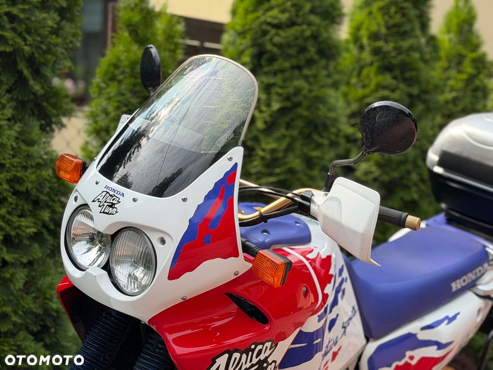 Honda XRV - 18