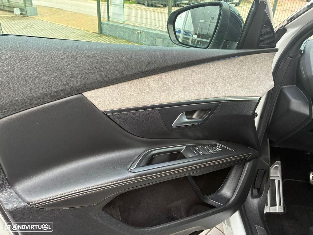 Peugeot 5008 1.5 BlueHDi GT EAT8 - 17