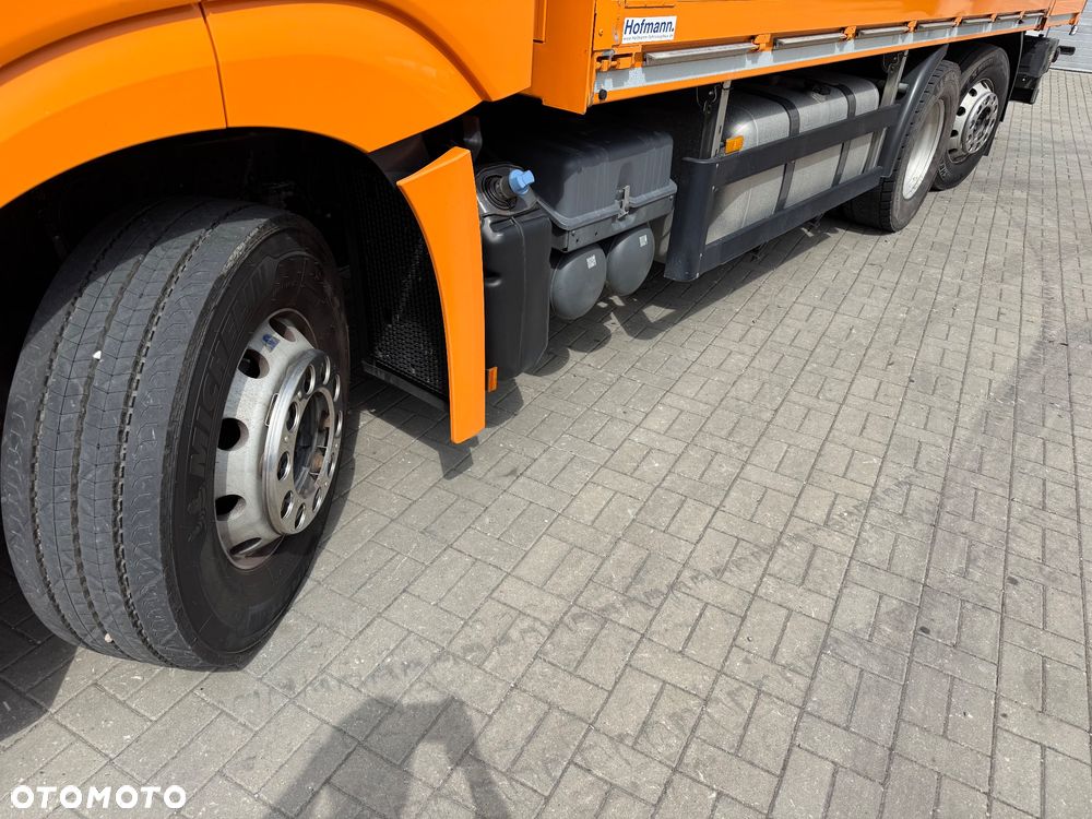 Mercedes-Benz Actros - 21