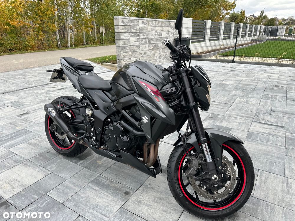 Suzuki GSX - 2