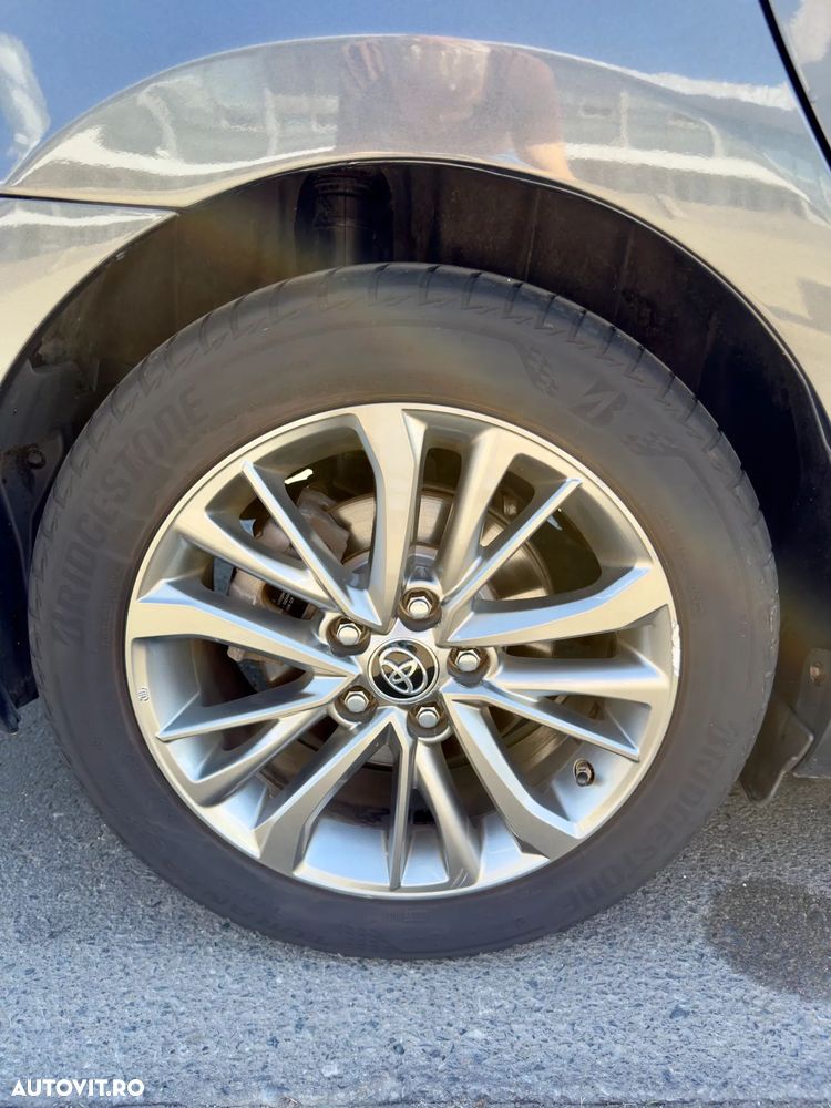 Toyota Avensis - 7