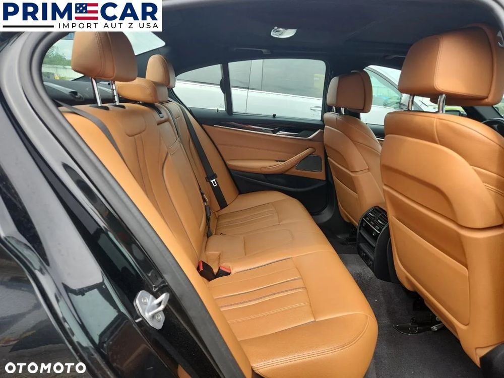 BMW Seria 5 540i xDrive - 10