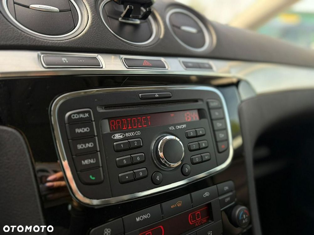 Ford S-Max - 10