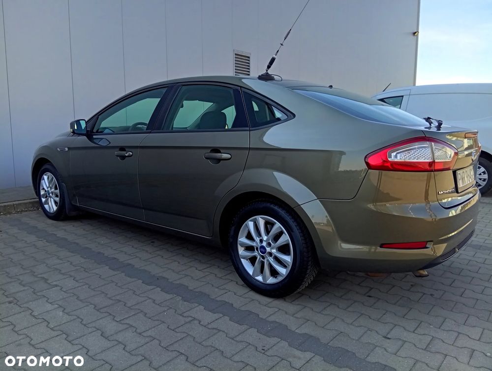 Ford Mondeo 1.6 T Ghia - 2