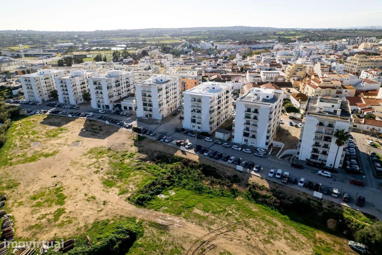 Loteamento para construção de 10 moradias em zona privilegiada e resid - Grande imagem: 2/9