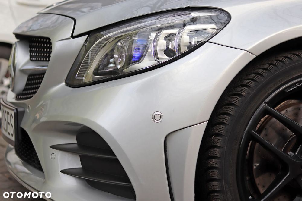 Mercedes-Benz Klasa C 300 de 9G-TRONIC AMG Line - 12