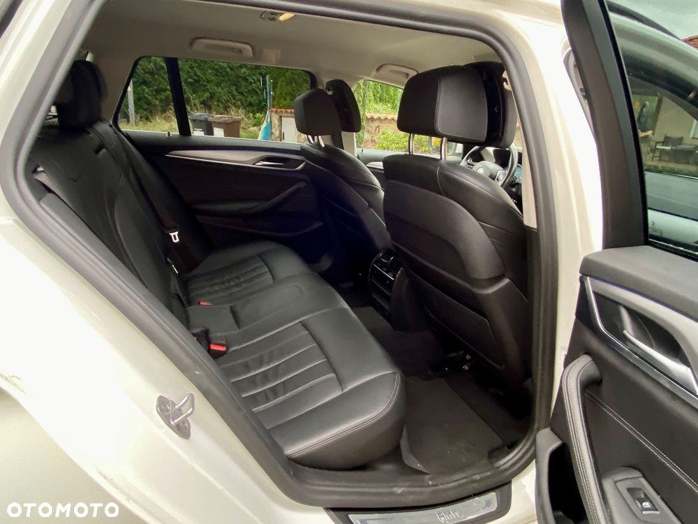 BMW Seria 5 520d - 24