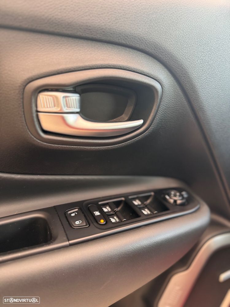 Jeep Renegade 1.3 T Limited S DCT - 22