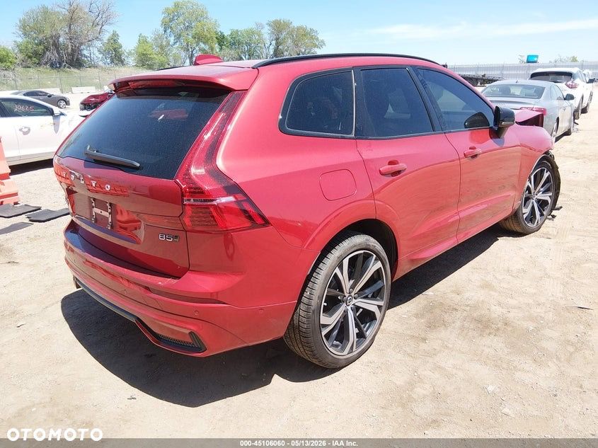 Volvo XC 60 T5 AWD R-Design - 4