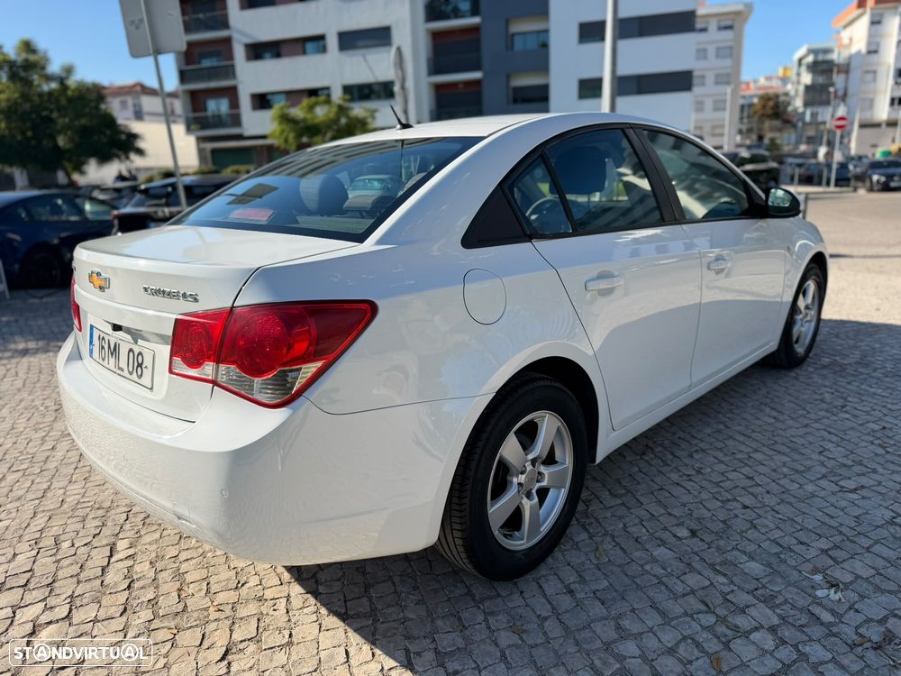 Chevrolet Cruze 1.6 LT - 8