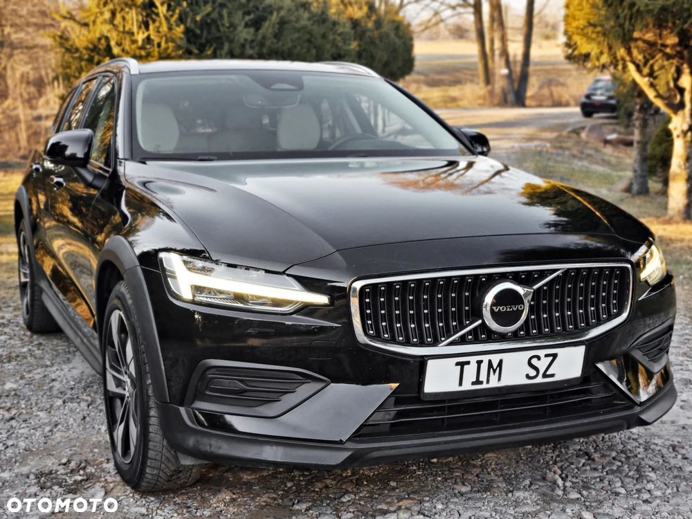 Volvo V60 Cross Country B4 D AWD Ultimate - 9