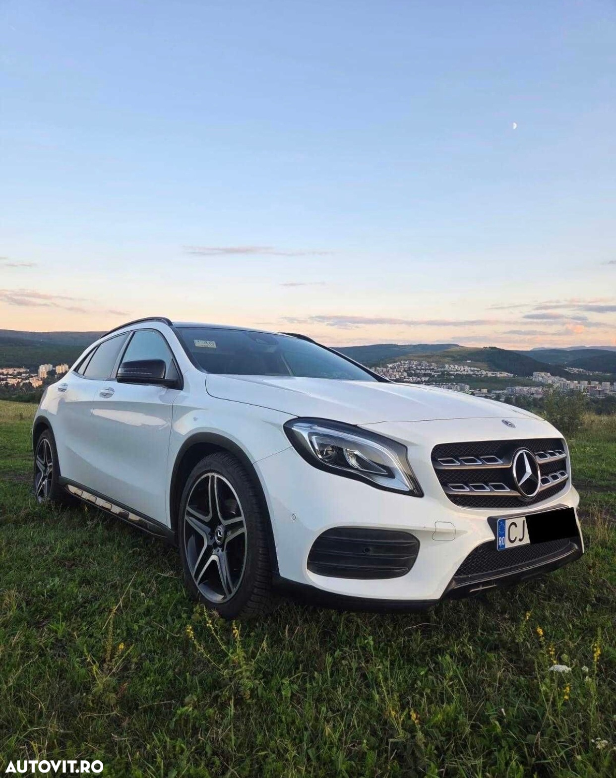 Mercedes-Benz GLA 180 7G-DCT AMG Line - 2