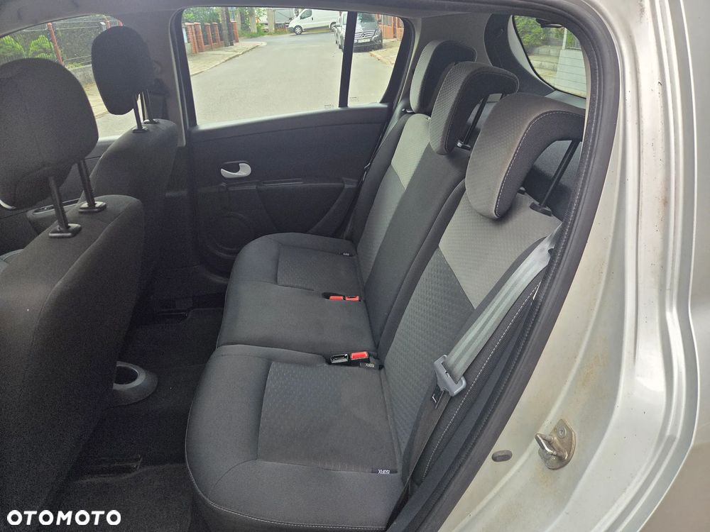 Renault Clio - 15