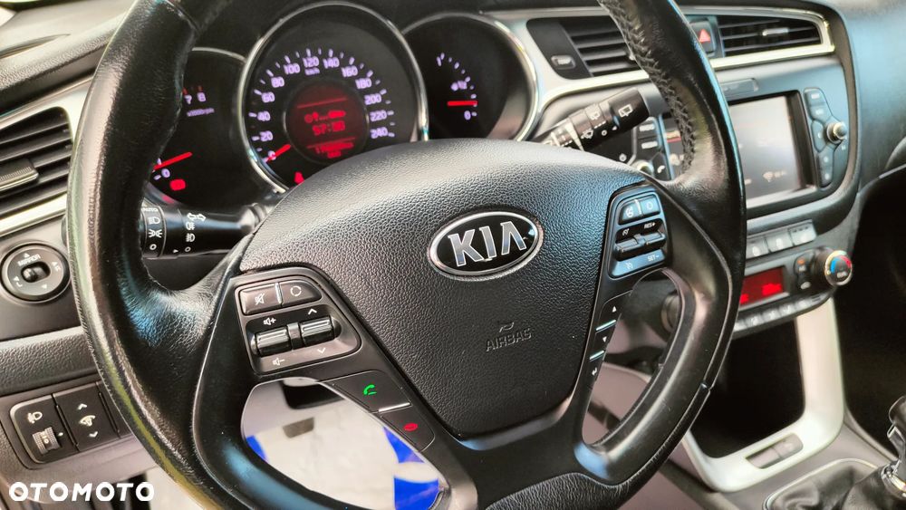Kia Ceed 1.6 GDI Business Line - 40