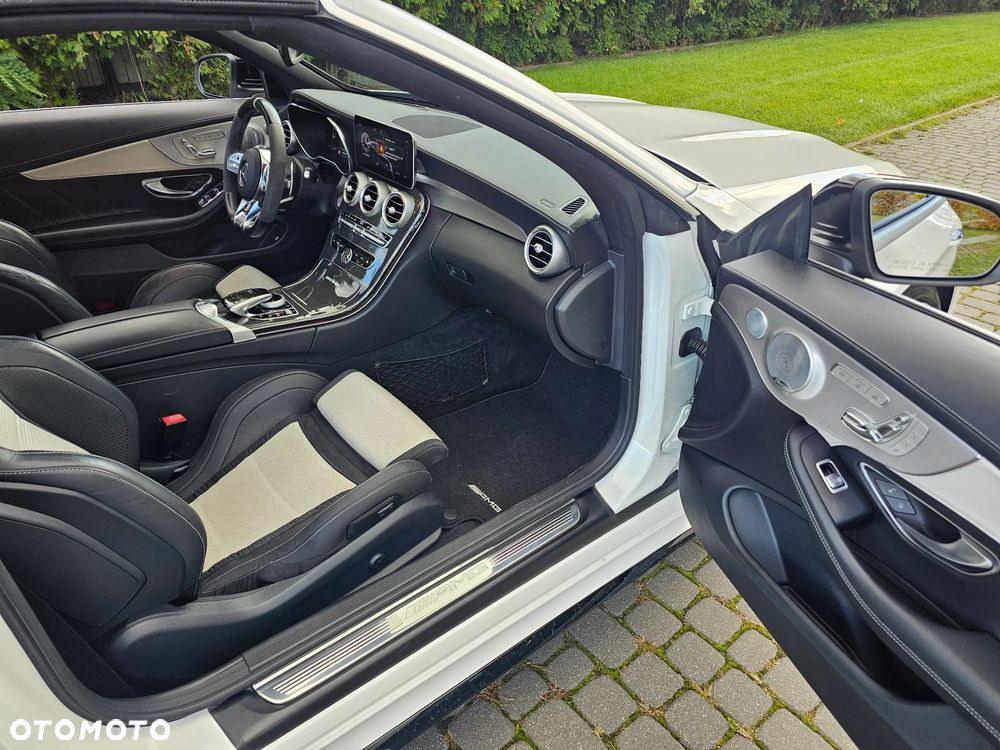 Mercedes-Benz Klasa C AMG 63 S Kabriolet - 17