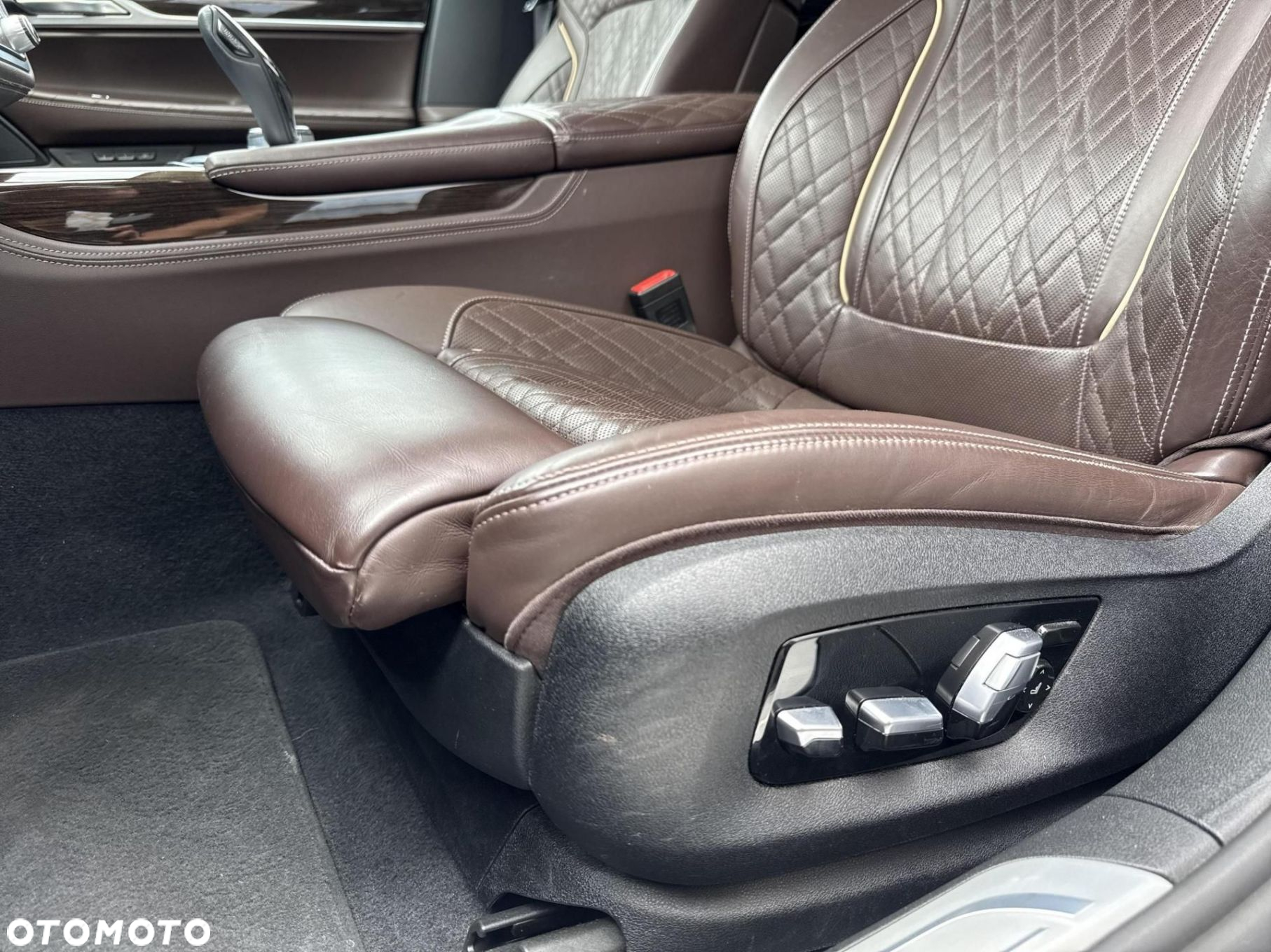 BMW Seria 7 - 12