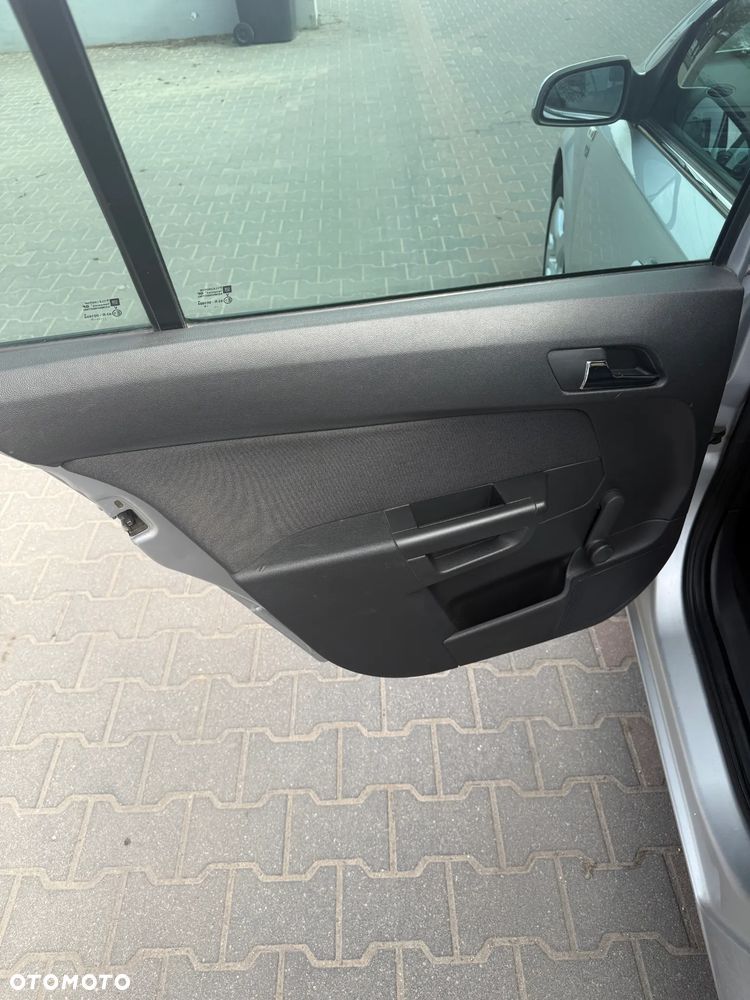 Opel Astra 1.7 CDTI - 19