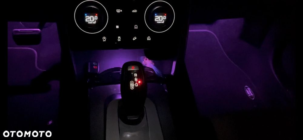 Land Rover Discovery Sport 2.0 D165 mHEV Dynamic SE - 24