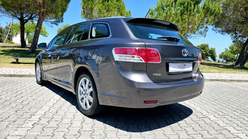 Toyota Avensis SD 2.0 D-4D Exclusive +Pele+GPS - 27