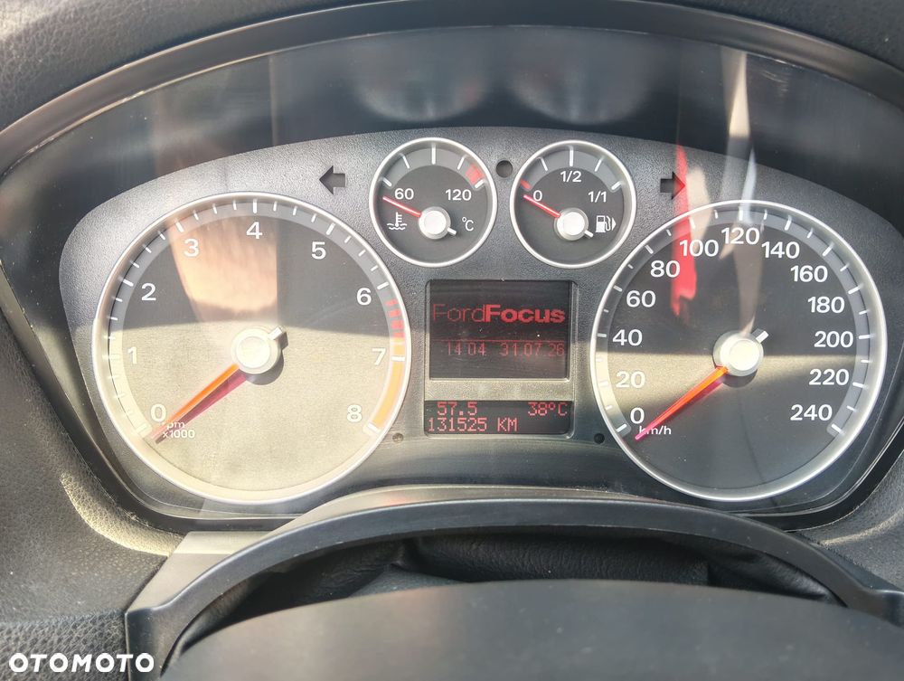 Ford Focus 2.0 16V Titanium - 13
