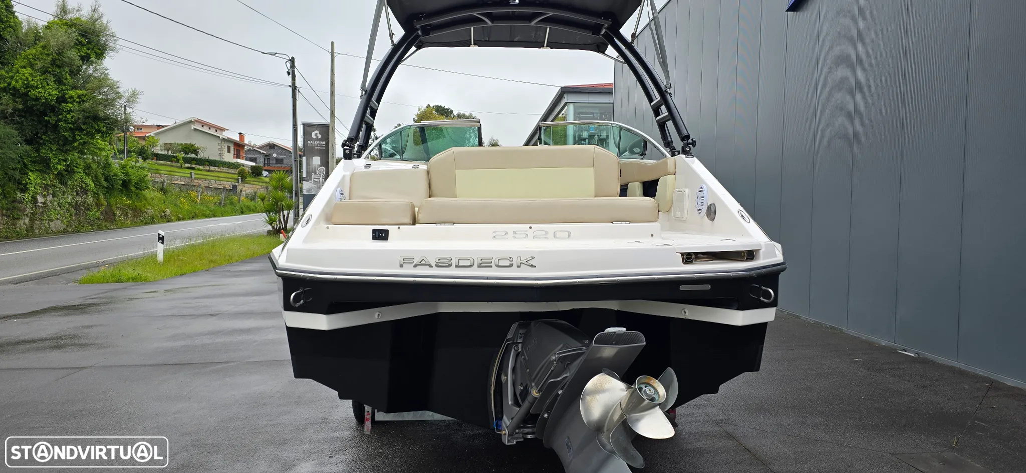 Regal 2520 fasdeck - 14