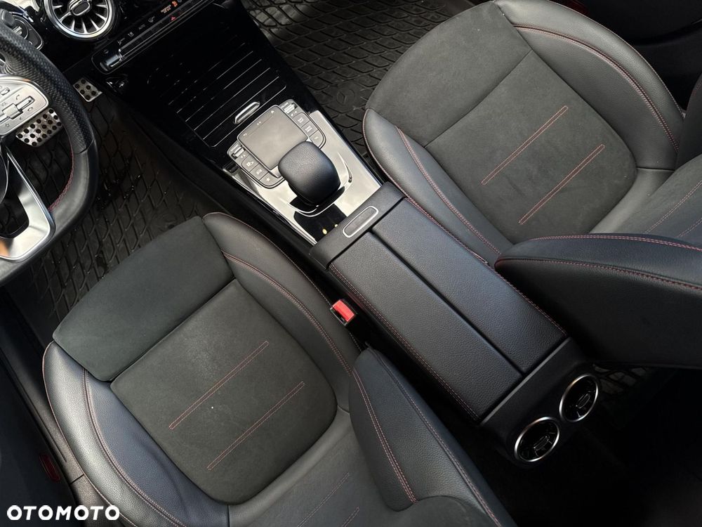 Mercedes-Benz CLA 200 7G-DCT AMG Line - 14