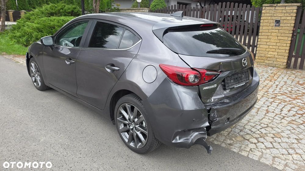 Mazda 3 - 8