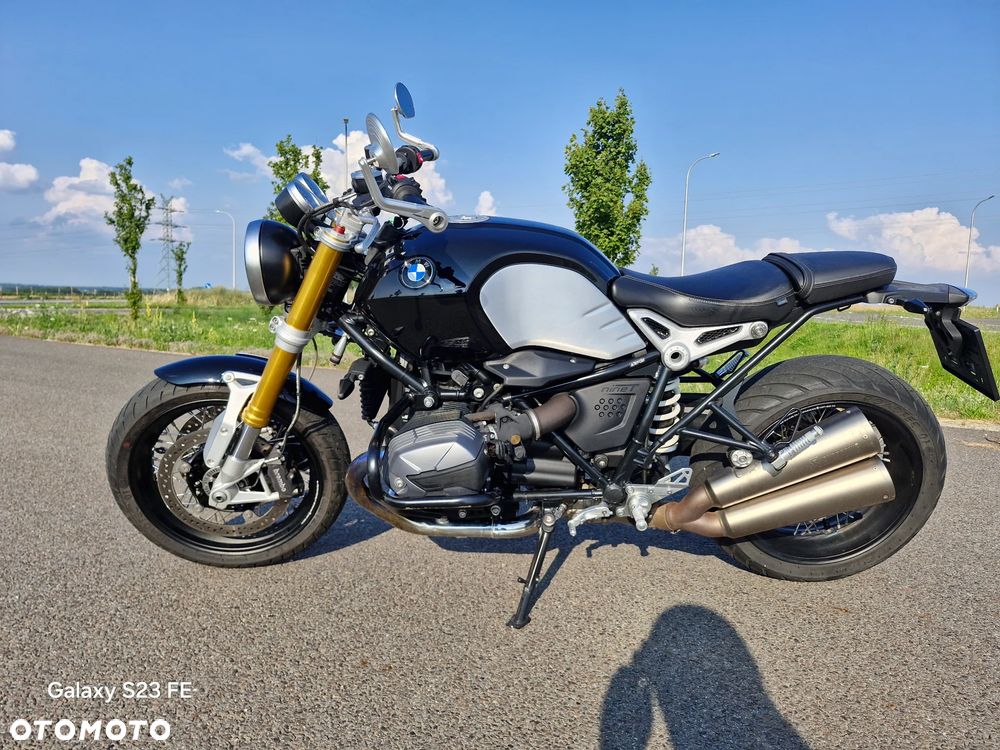 BMW R - 1