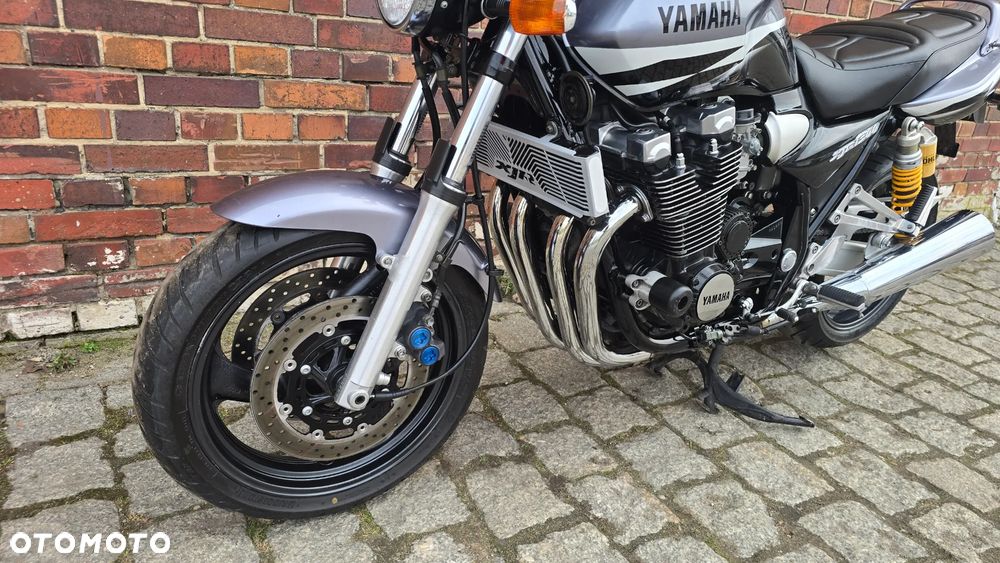 Yamaha XJR - 4