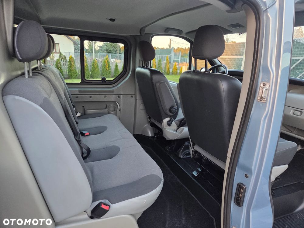 Renault TRAFIC VIVARO LONG KLIMA TEMPOMAT ORYGINAŁ DUBEL KABINA ZADBANY FULL OPCJA DOPOSAŻONY - 15