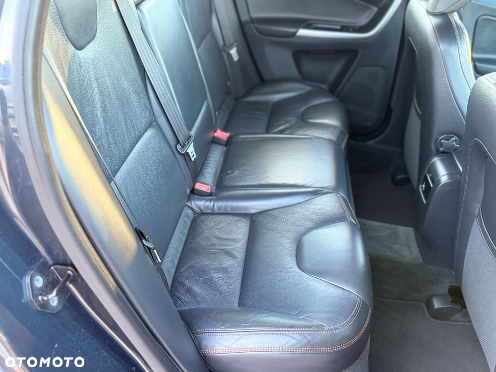 Volvo XC 60 D5 AWD Summum - 26