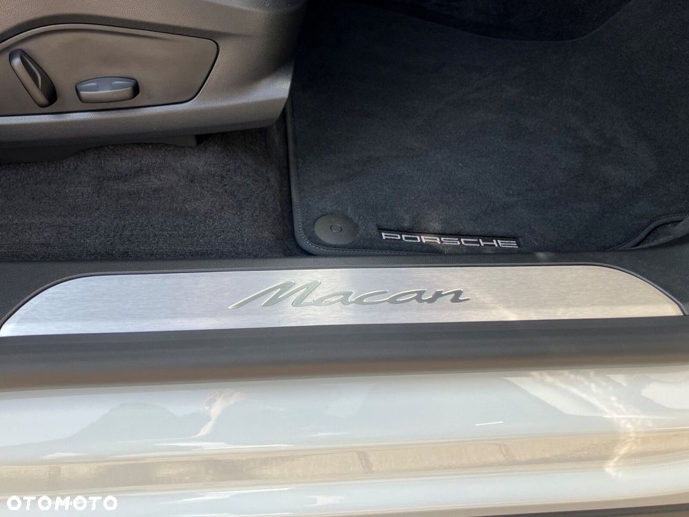 Porsche Macan - 31