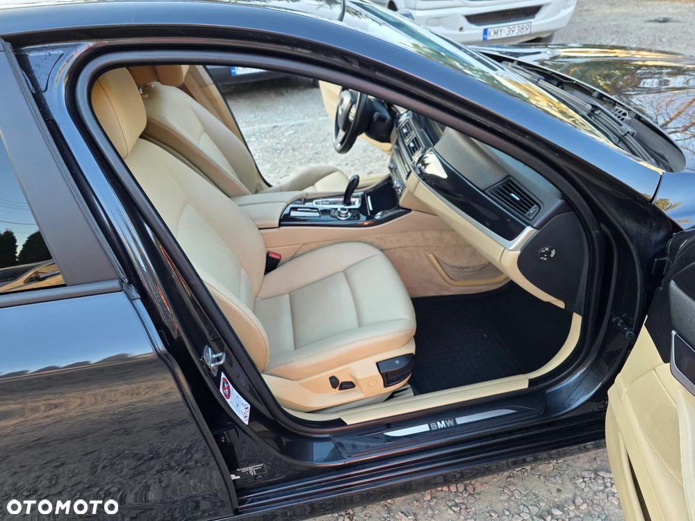 BMW Seria 5 520d Sport-Aut - 25