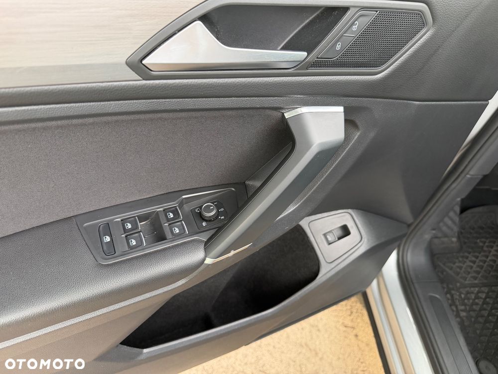 Volkswagen Tiguan - 2