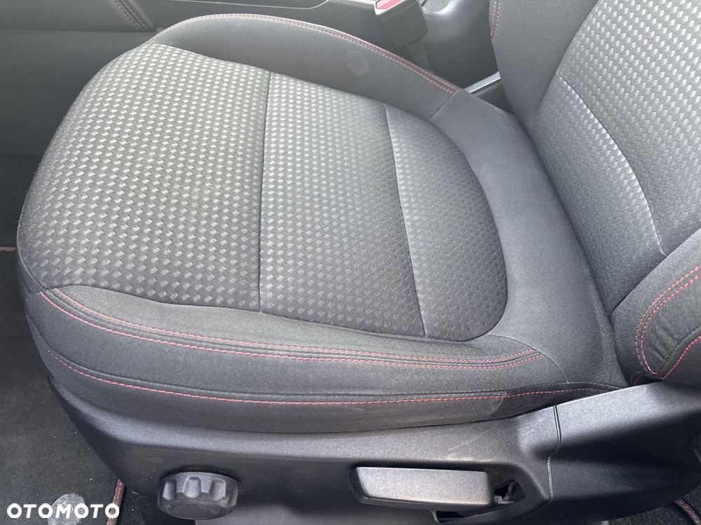 Ford Kuga 2.5 FHEV FWD ST-Line - 12