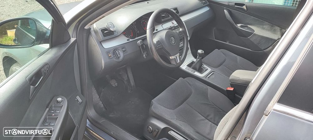 VW Passat Variant 2.0 TDi Confortline Navig - 5