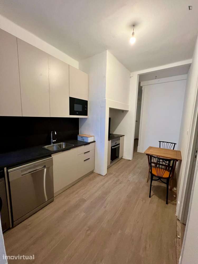 Quarto - localizado em Arroios Lisbon - Grande imagem: 2/7