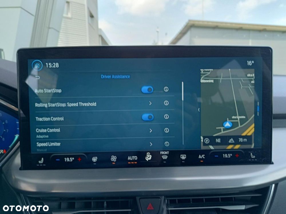 Ford Focus 1.0 EcoBoost Titanium X - 26