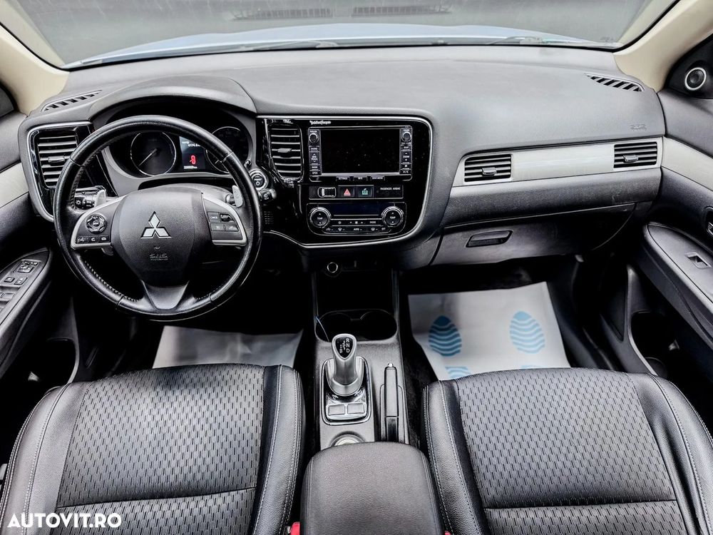 Mitsubishi Outlander - 15