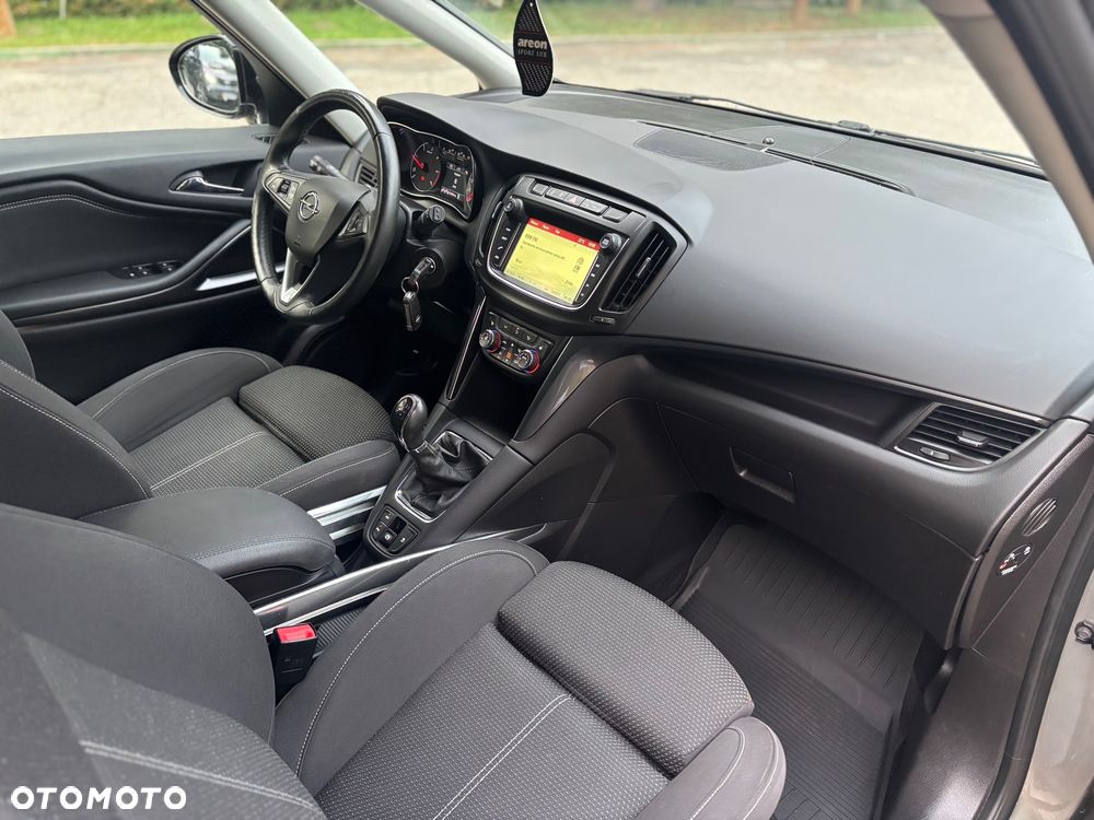 Opel Zafira - 11