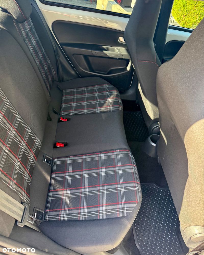 Volkswagen up! 1.0 TSI GTI - 11