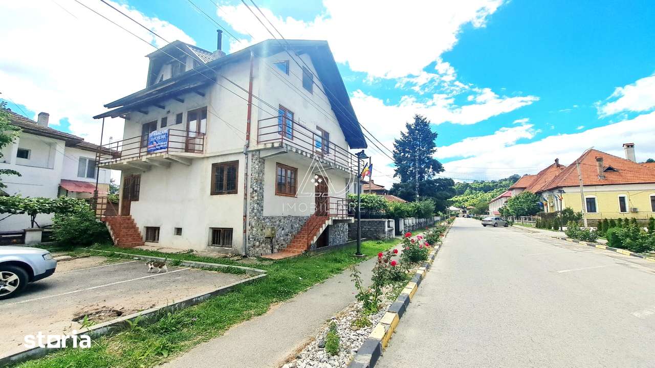 Casă spațioasă în Novaci – ideală pentru locuință sau investiție - Imagine principală: 3/19