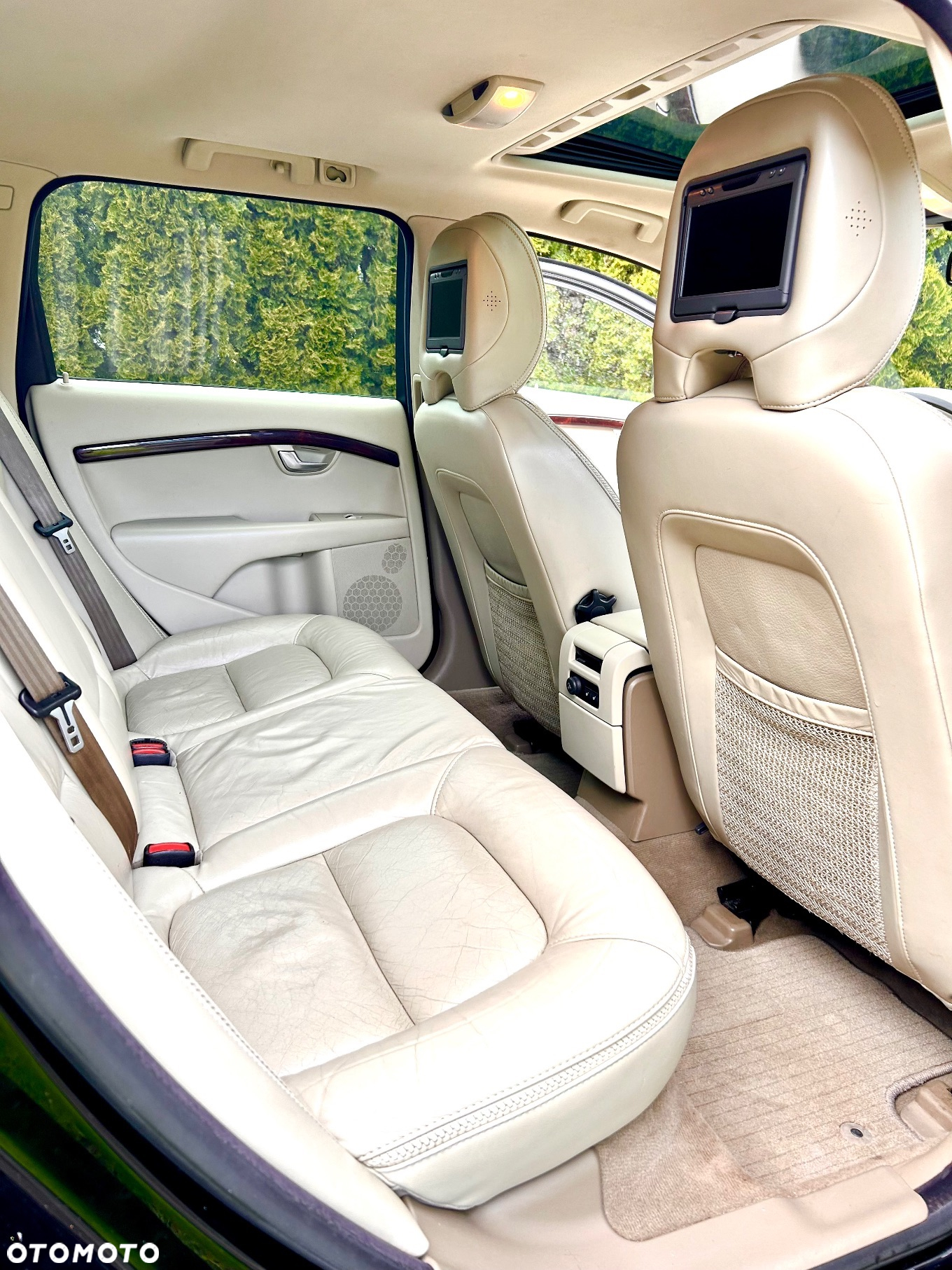 Volvo XC 70 - 23