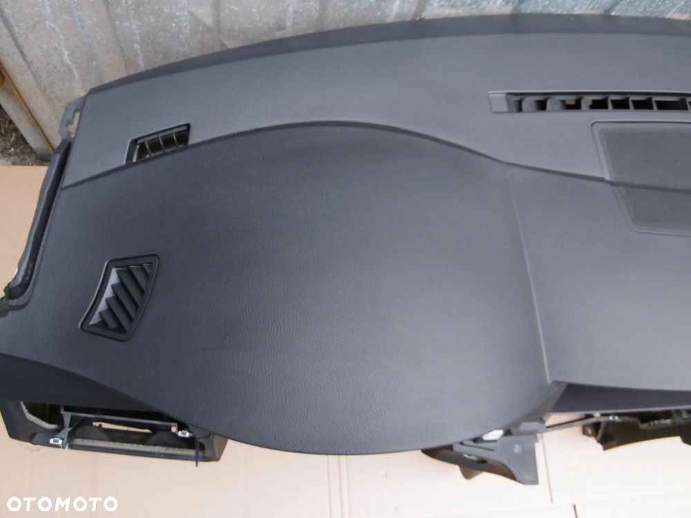 Deska rozdzielcza konsola czarna BMW e60 e61 03.2007-2010 LCI lift polift - 11