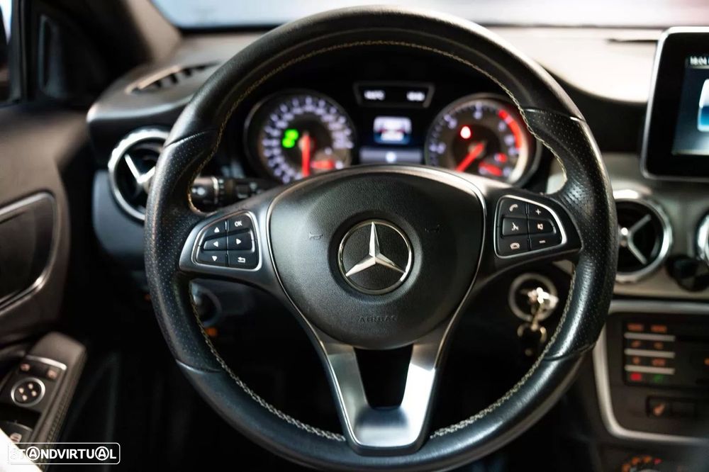 Mercedes-Benz GLA 180 CDI Urban - 18