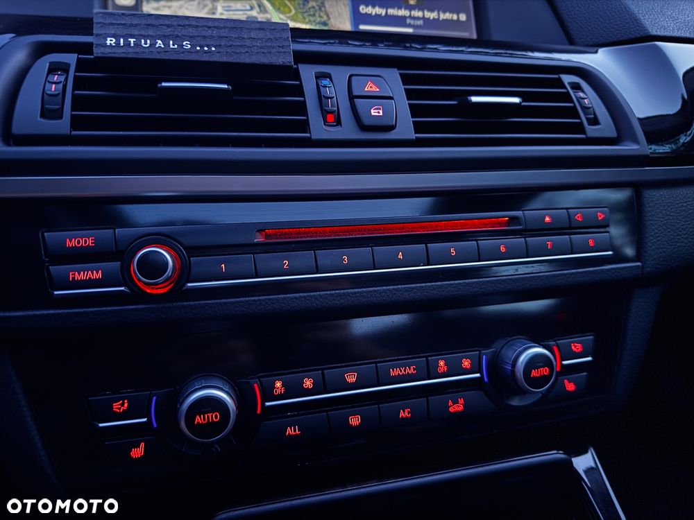 BMW Seria 5 535i xDrive - 15