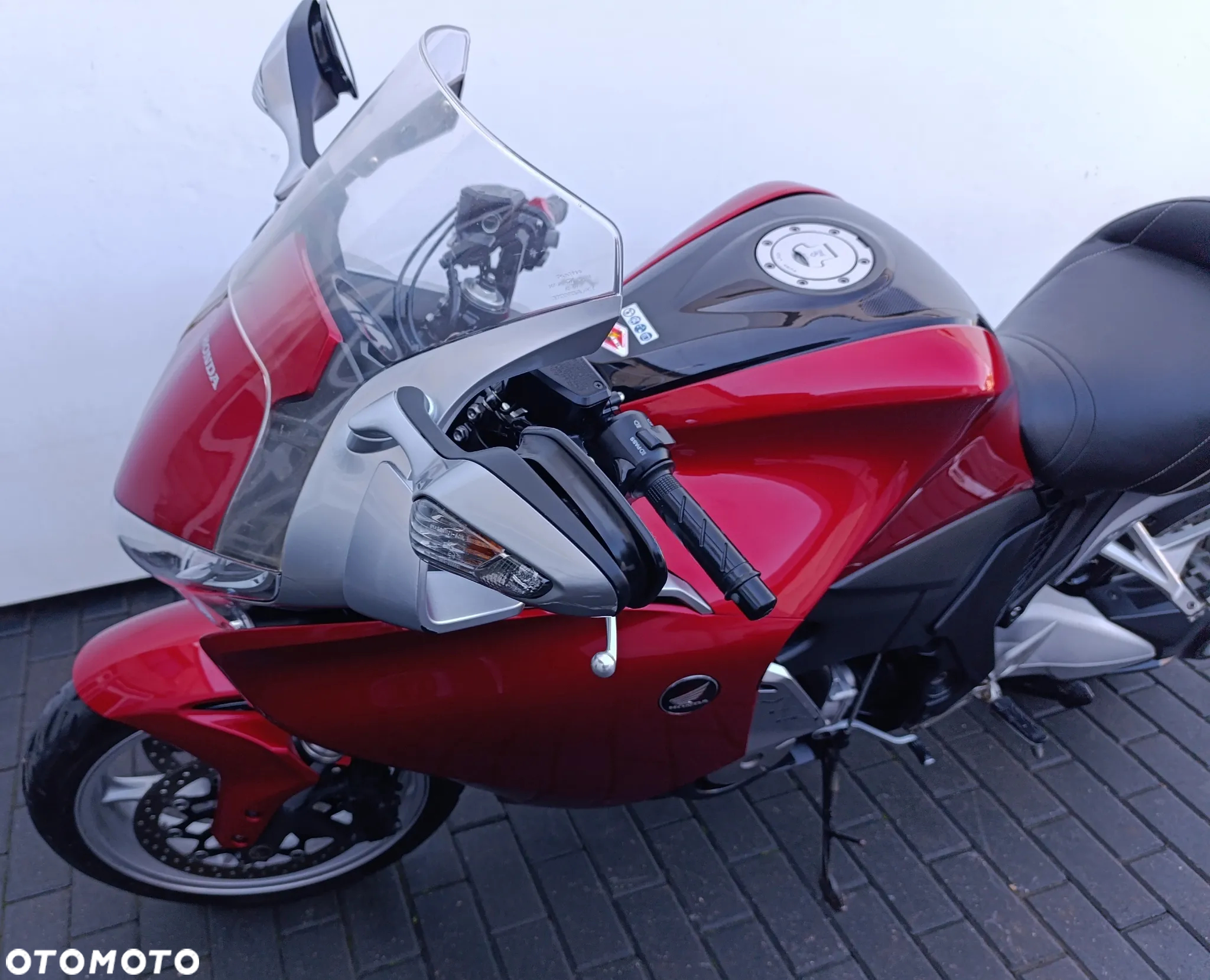 Honda VFR - 10