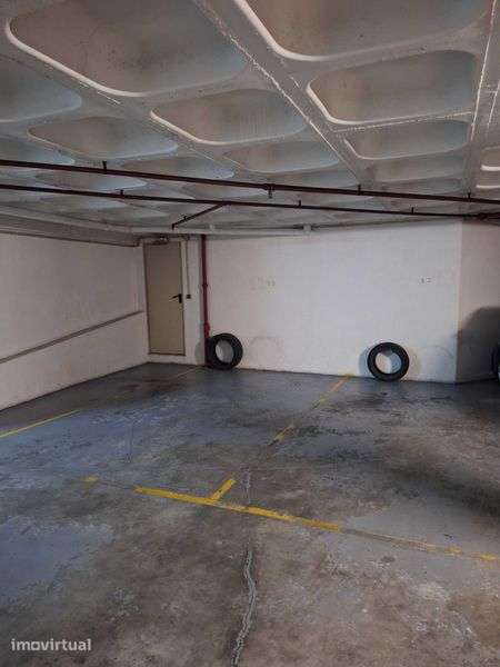 Parqueamento para motas - Grande imagem: 2/2