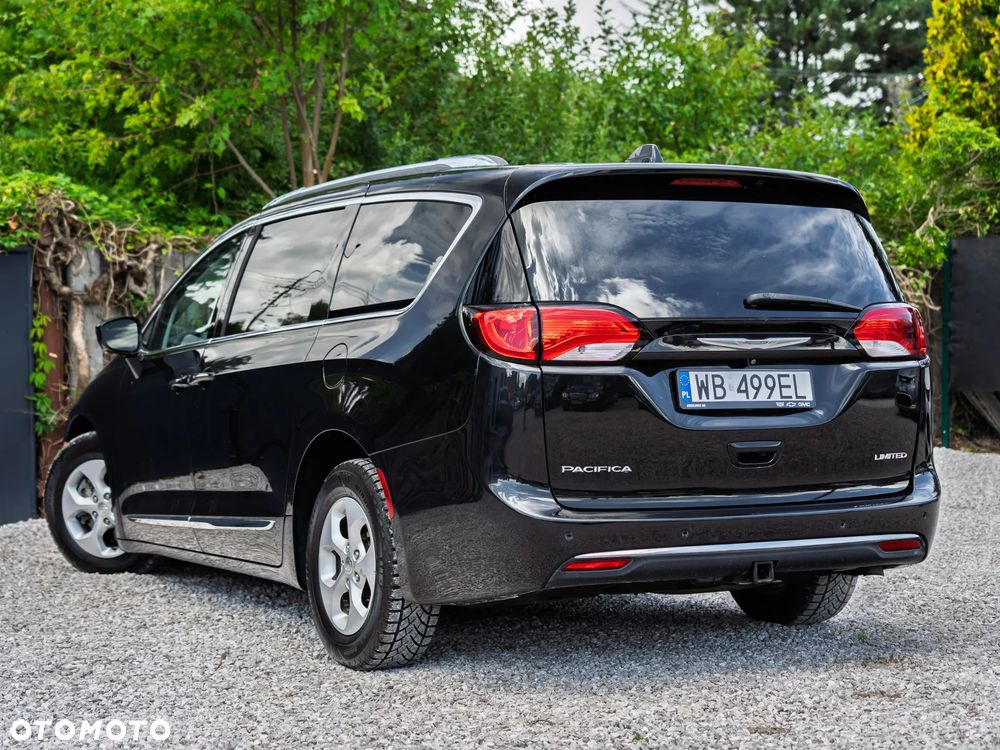 Chrysler Pacifica - 5