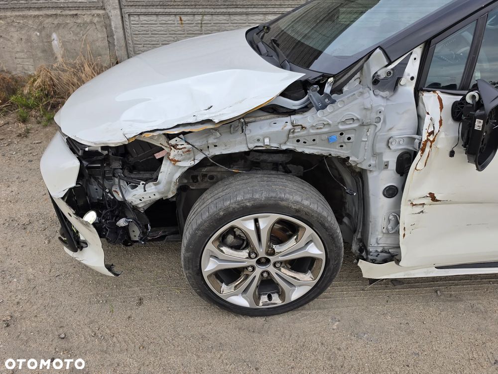 Toyota Corolla 2.0 GR Sport - 17